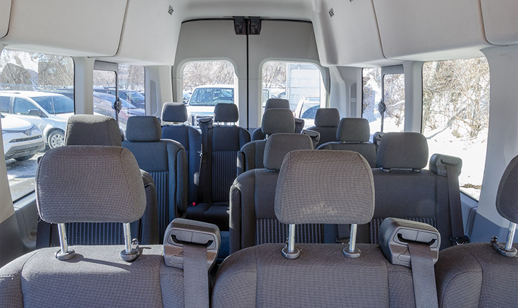 Mini bus 15 places – Image 2